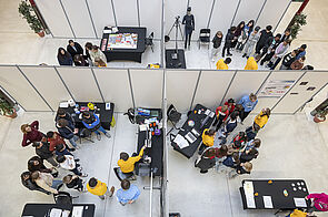 [Translate to English:] atelier vue dessus